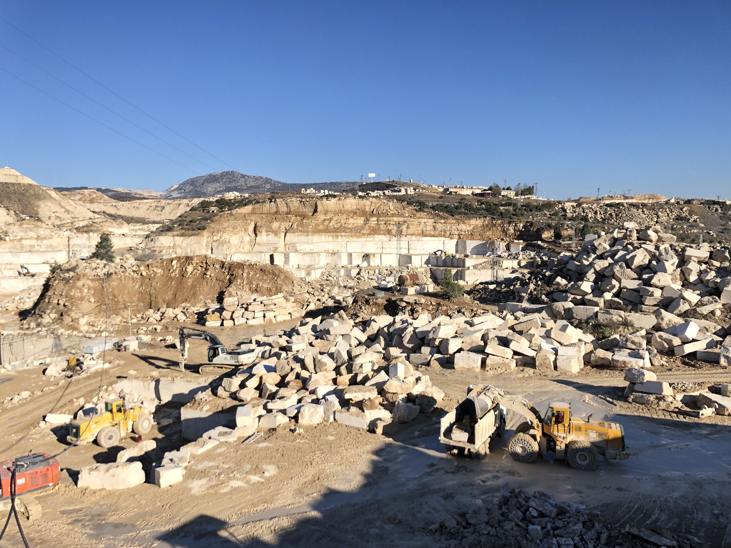 tetik marble, light travertine, mix travertine, travertine, classic travertine, rustic travertine, tumbled, travertinetumbled